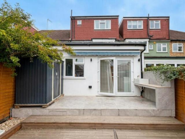 Flat for rent in Cat Hill, England