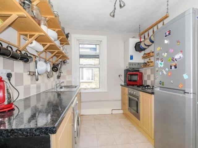 Flat for rent in Cat Hill