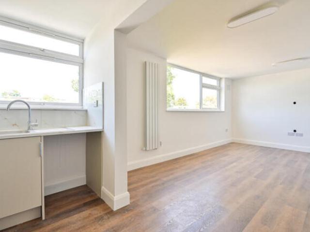 Flat for rent in Cat Hill
