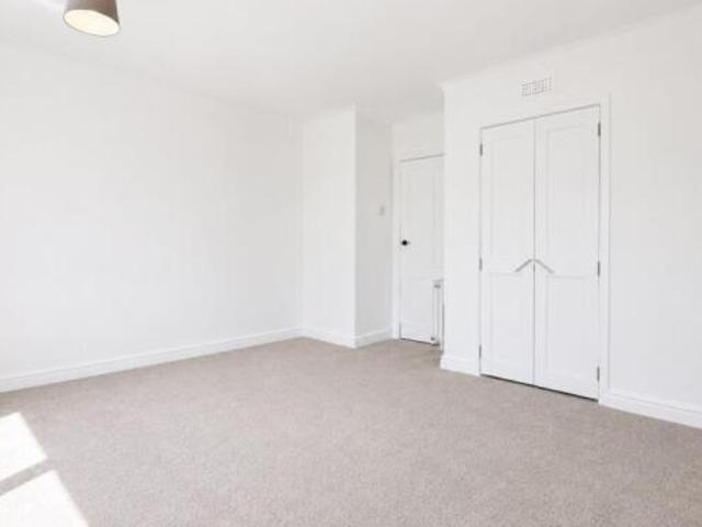 Flat for rent in Greenfield, Scotland
