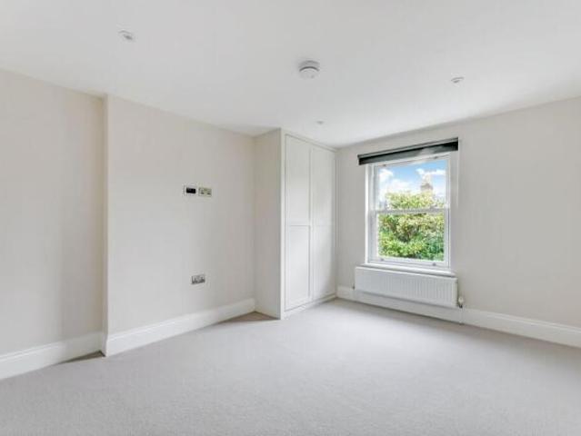 Flat for rent in Cat Hill