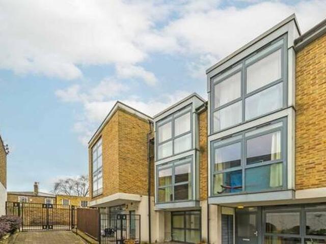 House for rent in Lyons, Greater London