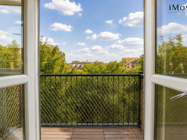 Flat for rent in Cat Hill