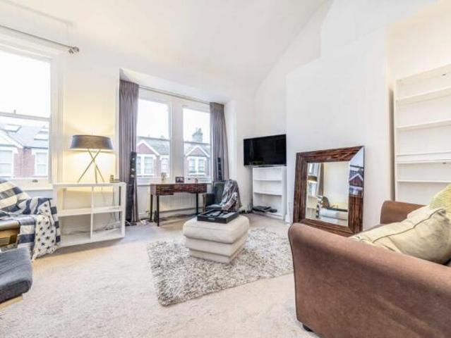 Flat for rent in Chiswick, Greater London