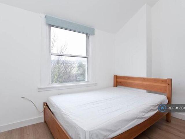 Flat for rent in Cat Hill