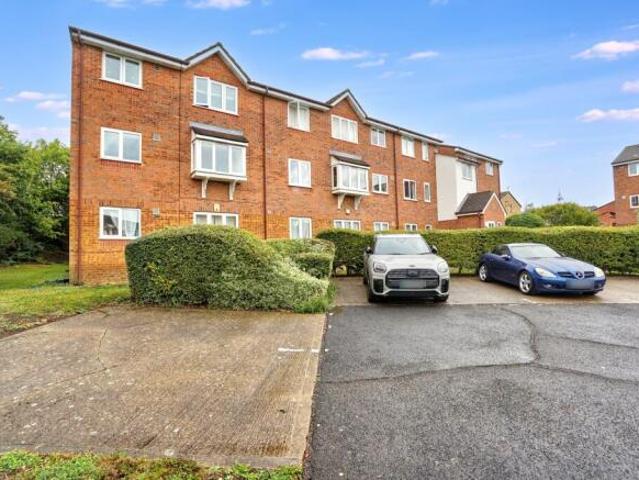 Flat for rent in Cat Hill