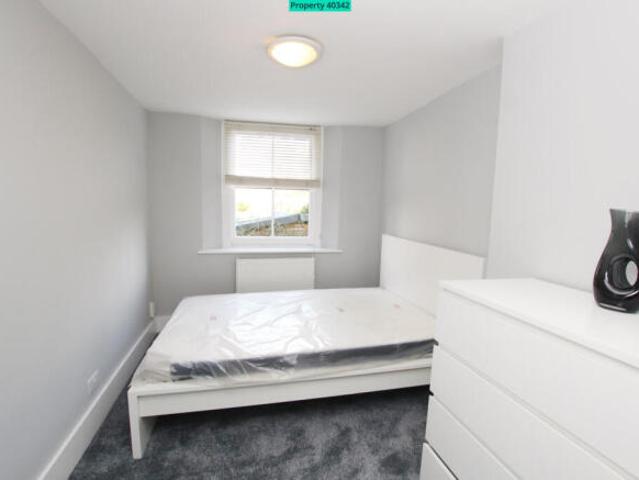 Flat for rent in Cat Hill