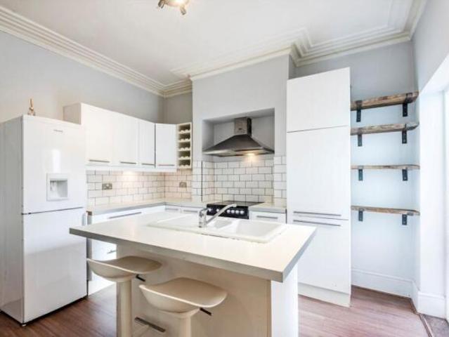 Flat for rent in Acton, Greater London