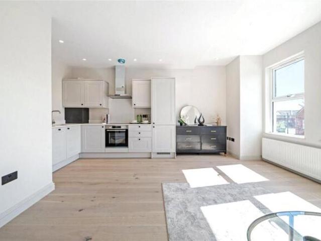 Flat for rent in Cat Hill