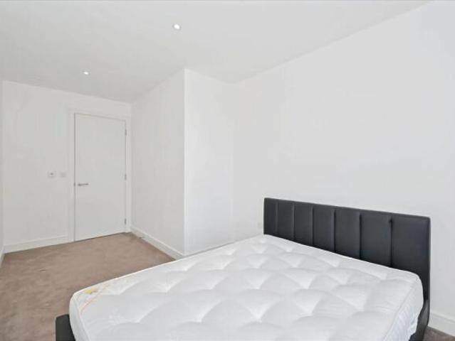 Flat for rent in Cat Hill