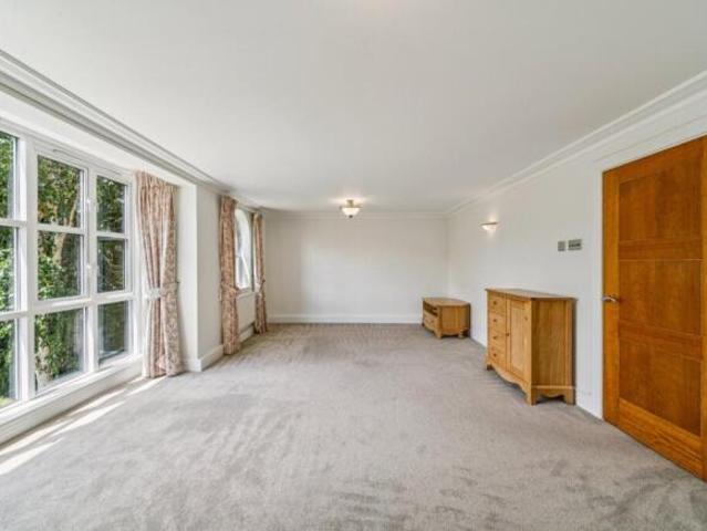 Flat for rent in Barnes, Greater London