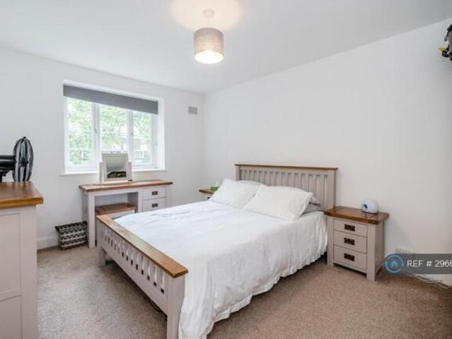 Flat for rent in Cat Hill