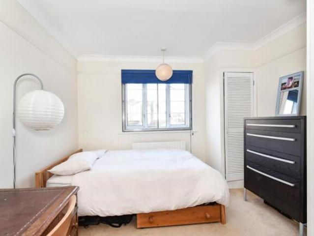 Flat for rent in Kennington, Greater London