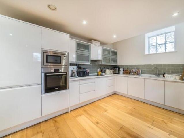 Flat for rent in Kennington, Greater London