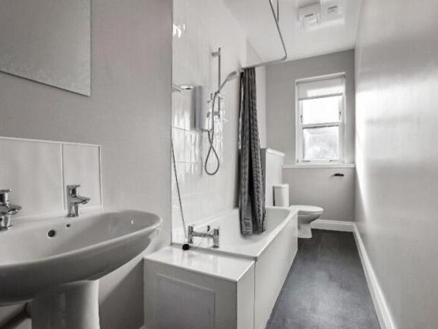 Flat for rent in Partick, Scotland