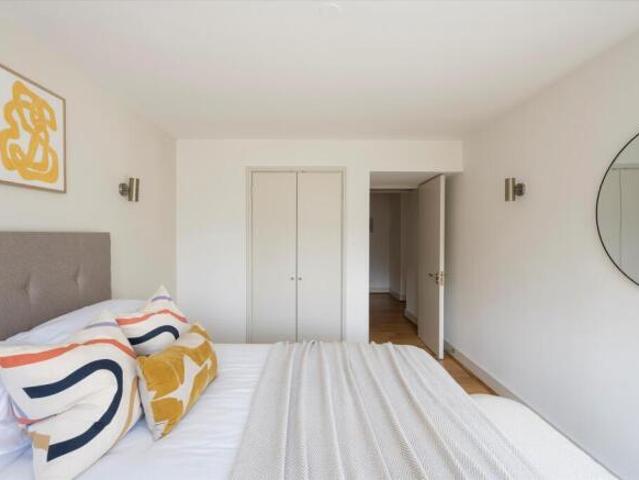 Flat for rent in Cat Hill