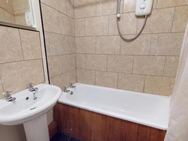 Flat for rent in Kensington, Calderstones