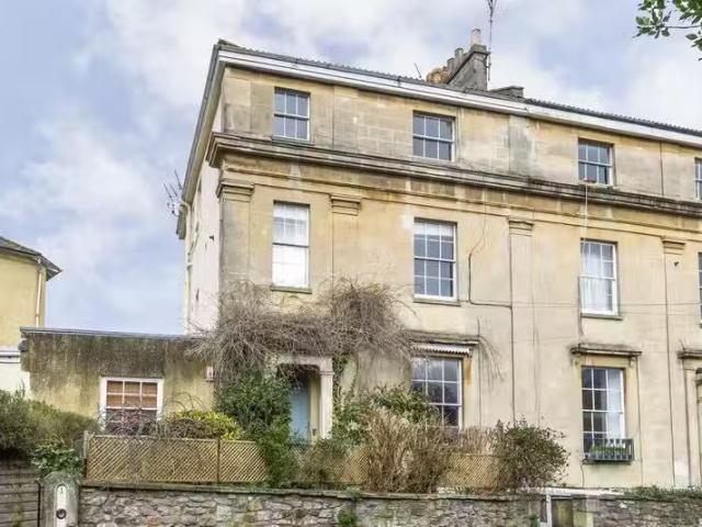 House for rent in Clifton Village, Feckenham