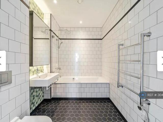 Flat for rent in Cat Hill, England