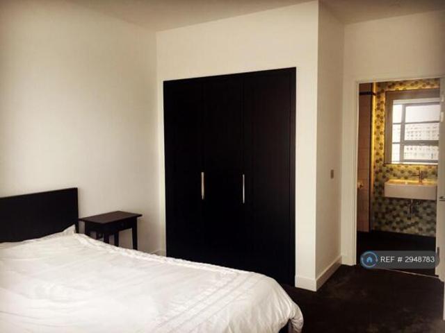 Flat for rent in Cat Hill