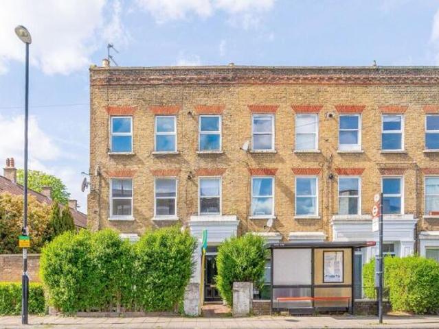 Flat for rent in Greater London