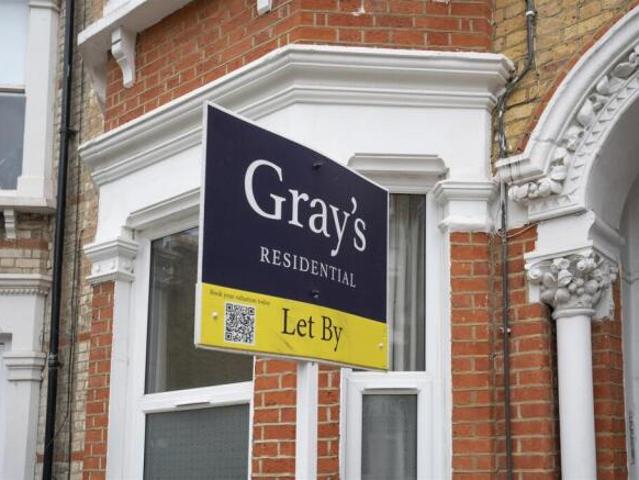 Flat for rent in Cat Hill