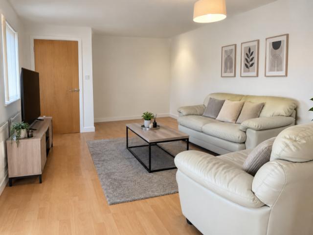 Flat for rent in Cat Hill, England