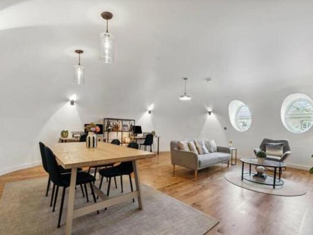 House for rent in Brentford End, Greater London