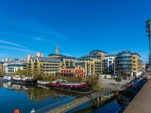 House for rent in Brentford End, Greater London