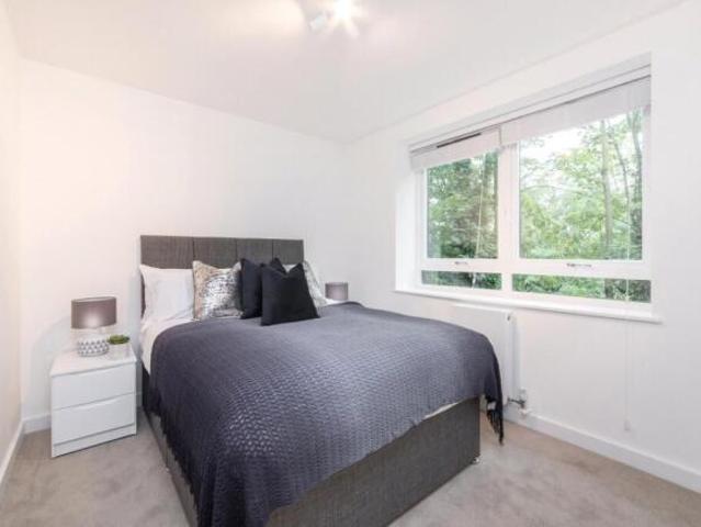 Flat for rent in Kew, Greater London