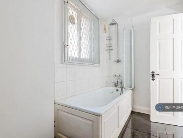 Flat for rent in Cat Hill