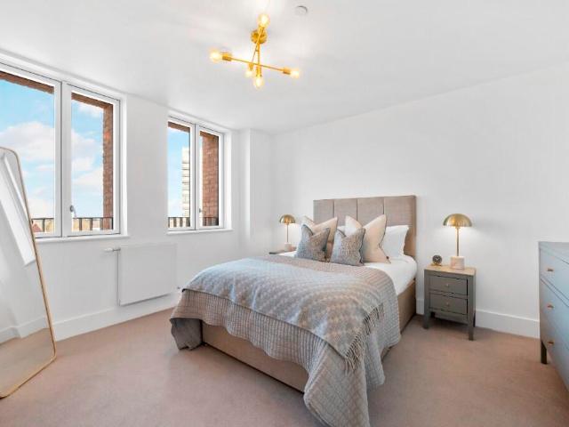 Flat for rent in Croydon