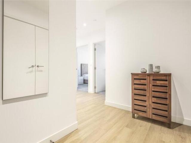 Flat for rent in Cat Hill