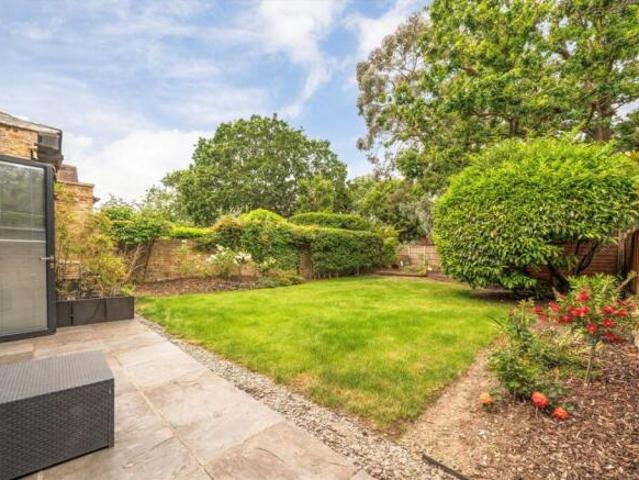 Flat for rent in Greater London