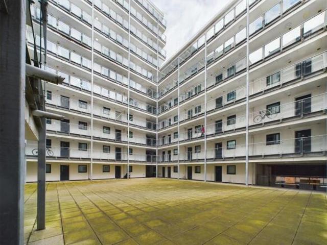 Flat for rent in Tabley Superior, Over Tabley