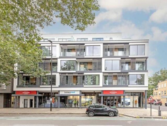 Flat for rent in Chiswick, Greater London