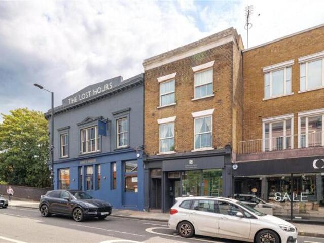 Flat for rent in Sands End, Greater London