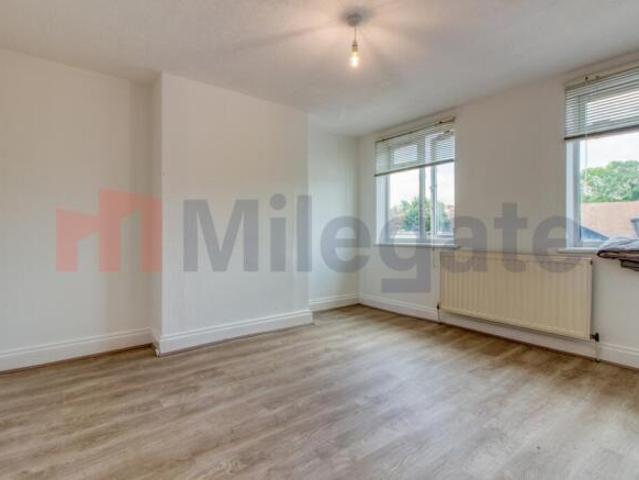 Flat for rent in London Borough of Brent, Greater London
