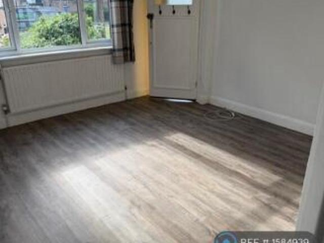 Flat for rent in Cat Hill