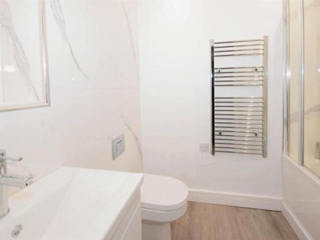 Flat for rent in London Borough of Merton, South Wimbledon