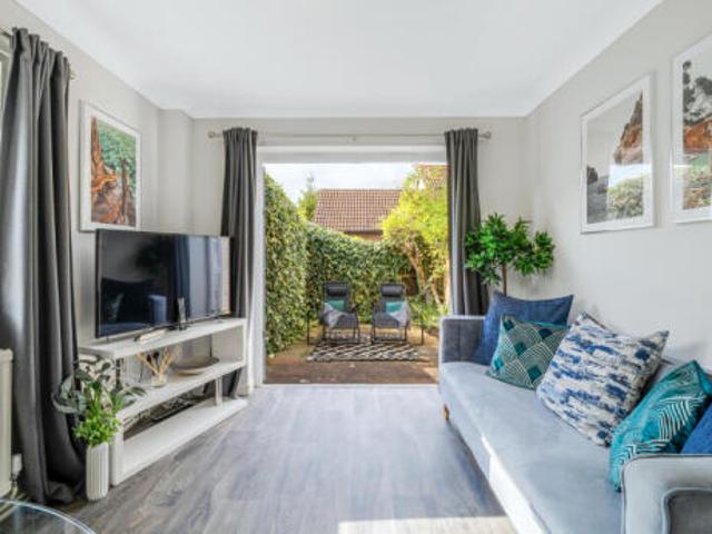 Flat for rent in Hampton Green, Cambridgeshire