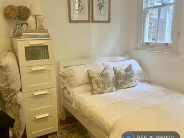 Flat for rent in Cat Hill