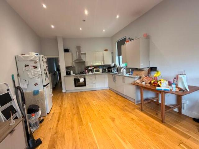 Flat for rent in Cat Hill