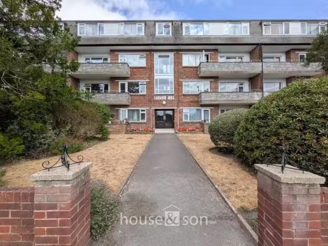 House for rent in Red Hill, Surrey