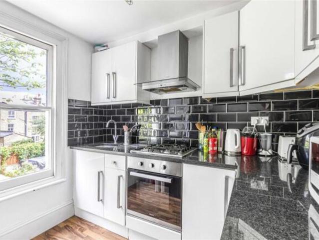 Flat for rent in Cat Hill