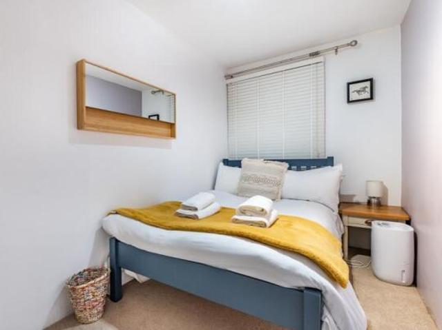 Flat for rent in Cat Hill
