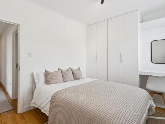 Flat for rent in Cat Hill
