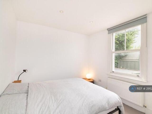Flat for rent in Cat Hill