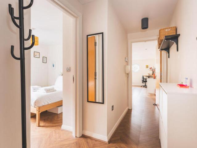 Property for rent in Cat Hill, England