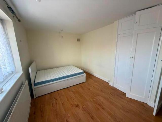 Flat for rent in Cat Hill